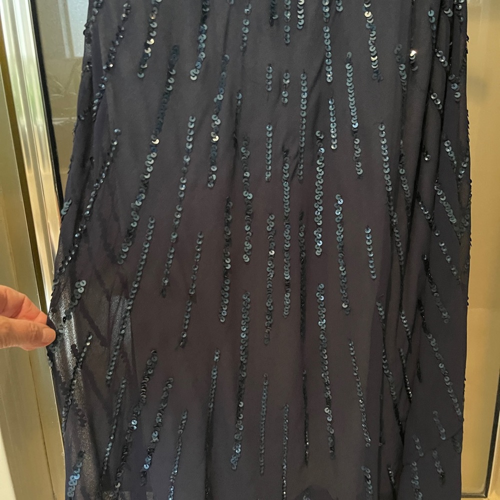 Navy sleeveless gown w sequins. Size 10 - Picture 5 of 9